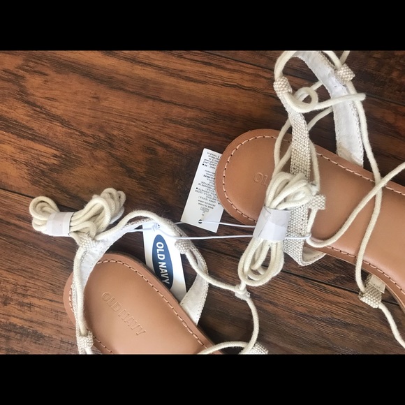 Old navy sandals - Picture 6 of 8